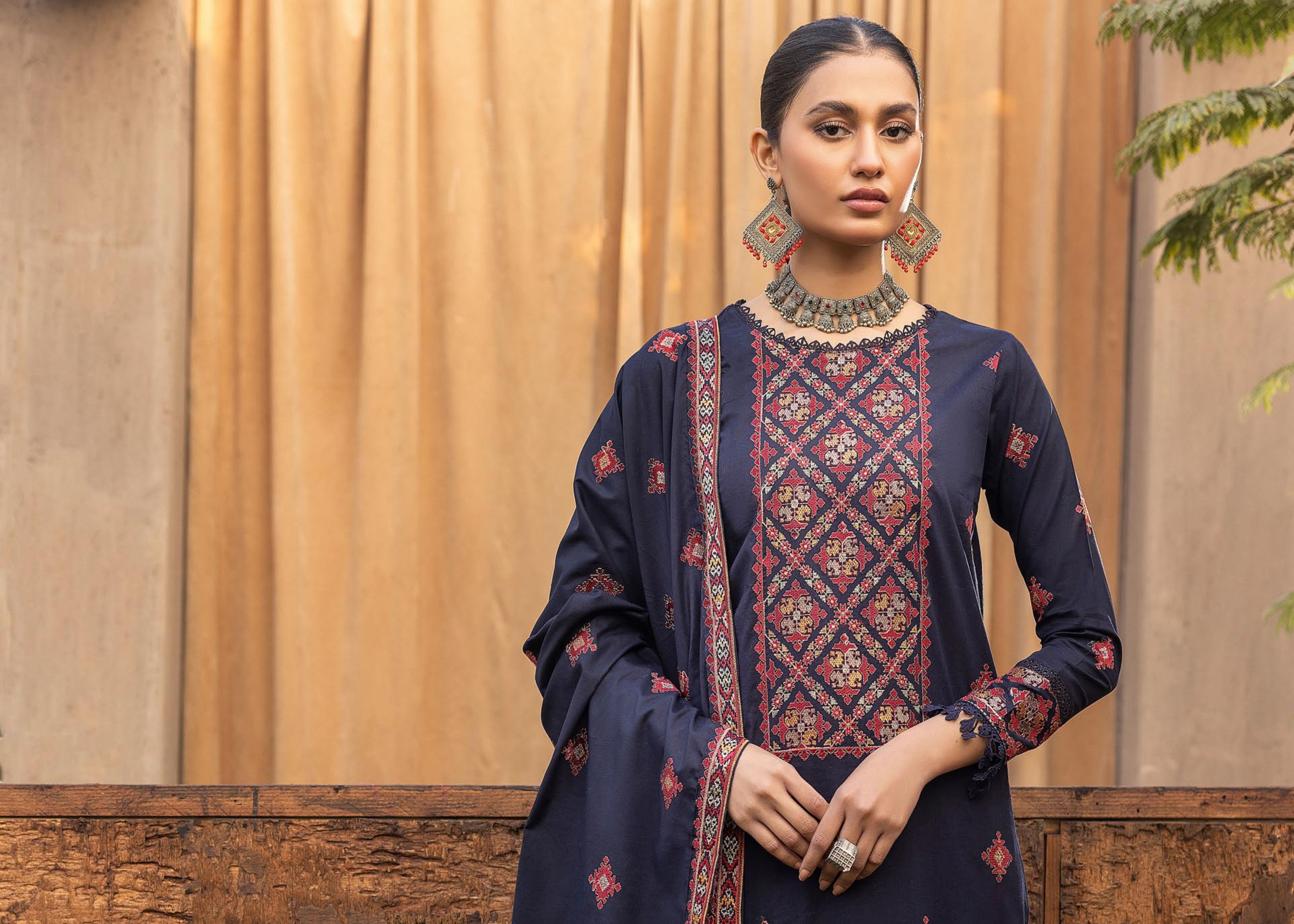 NOOR-E-CHASHAM LAWN BY KHOOBSURAT