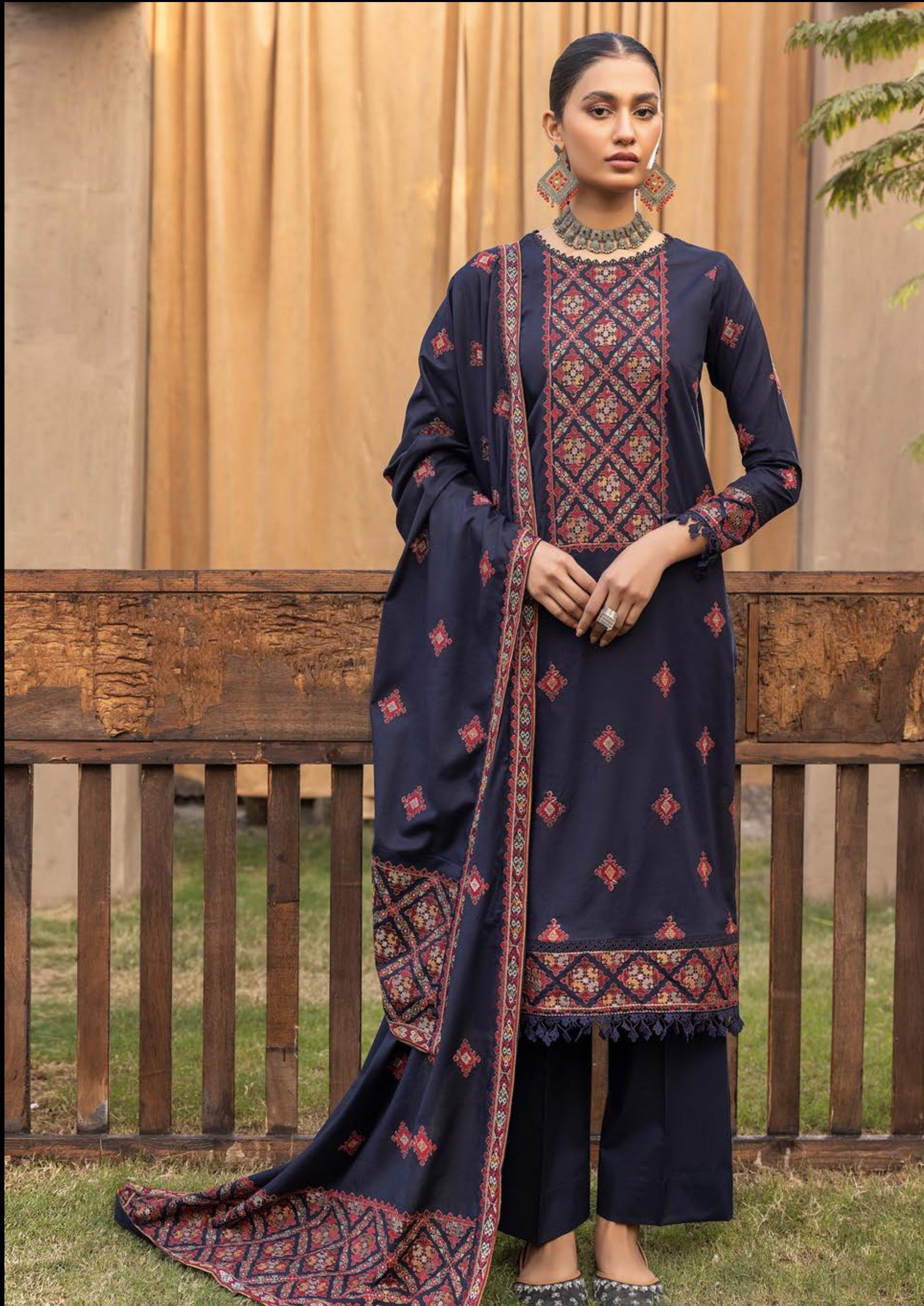 NOOR-E-CHASHAM LAWN BY KHOOBSURAT